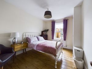 Bedroom- click for photo gallery